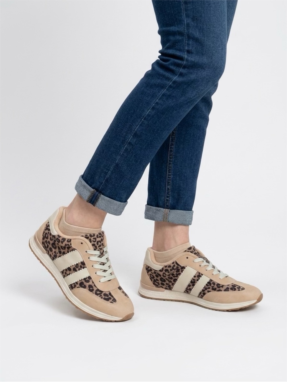 DV by Dolce Vita Women's Sneaker, LEOPARD PRINT, Beige Casual US WOMENS SIZE 9